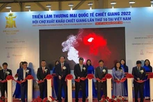 Ouverture de l'exposition commerciale internationale du Zhejiang 2022 et la 10e Foire des produits d’exportation du Zhejiang. Photo: VNA