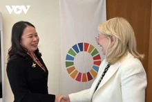 La Vice-Présidente vietnamienne, Vo Thi Anh Xuân (à gauche) et Catherine Mary Russell, directrice générale de l’UNICEF. Photo : VOV. 