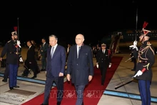 Le dirigeant To Lam arrive à Paris, en France. Photo : VNA.