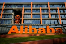 Le logo du groupe Alibaba au siège de la société à Hangzhou, province du Zhejiang, Chine le 20 juillet 2018. Photo : Reuters/Aly Song 