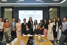 Standard Chartered et l’USAID signent le protocole d'accord . Photo gracieuseté de la banque
