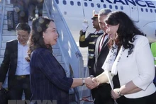 La Vice-Présidente Vo Thi Anh Xuân arrive en Tunisie pour le 18e Sommet de la Francophonie. Photo : VNA. 