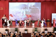 Lors de la cérémonie marquant le 70e anniversaire de la signature de l’Accord de Genève sur la cessation des hostilités au Vietnam, à Hanoi, 25 avril. Photo : VNA