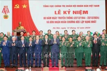 Le secrétaire général du Parti Tô Lâm, le président de la République Luong Cuong, le président de l'Assemblée nationale Trân Thanh Mân et des délégués lors de la cérémonie. Photo : VNA.
