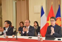 L’ambassadeur vietnamien en France, Dinh Toàn Thang, participe à la visioconférence entre le Premier ministre Pham Minh Chinh et les chefs des missions de représentation du Vietnam à l’étranger, le 19 septembre. Photo : NDEL