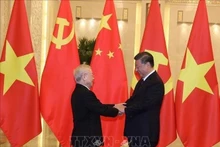 Le Secrétaire général du PCC et Président de Chine, Xi Jinping, a accueilli le Secrétaire général du PCV Nguyên Phu Trong lors de la visite officielle de ce dernier en Chine en 2022. Photo : VNA.