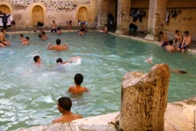 En Algérie, près de 414.000 personnes se sont rendues aux stations thermales entre janvier et septembre 2023. Photo : Courrier d'Algérie/CVN