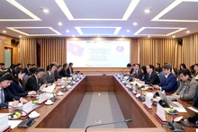 Le programme "Connexion et coopération Vietnam - Japon dans les semi-conducteurs" constitue un préalable essentiel à la visite d’une délégation de haut niveau des entreprises japonaises de semi-conducteurs au Vietnam, visant à étudier l’environnement des affaires, favoriser les investissements et renforcer la coopération bilatérale. Photo : MPI