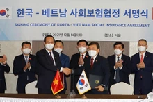 L'accord sur l’assurance sociale a été signé en 2021 entre les Gouvernements vietnamien et sud-coréen. Photo : VNA.