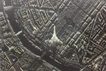 La tour Eiffel (France) capturée par le système satellitaire italien COSMO-SkyMed. Photo : Comité organisateur.