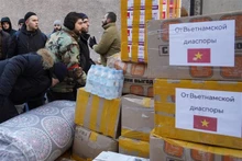 Des articles de première nécessité sont envoyés en Syrie pour venir en aide aux victimes du séisme. Photo : VNA.
