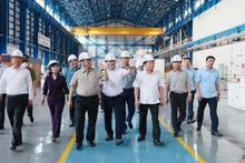 Le Premier ministre Pham Minh Chinh inspecte la production et la fourniture d'électricité à la compagnie thermoélectrique de Mông Duong. Photo : VNA.