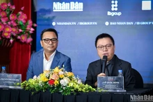 Le Quoc Minh, rédacteur en chef du journal Nhan Dan, prend la parole lors de la cérémonie d’annonce de l’événement « BOND Live In Vietnam ». 