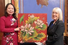 La Vice-Présidente vietnamienne Vo Thi Anh Xuân (à gauche) et la Présidente permanente du Sénat américain, Patty Murray. Photo : VNA.