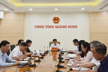 Bùi Van Khang, vice-président du Comité populaire de Quang Ninh, prend la parole lors de la réunion. Photo : baoquangninh.vn