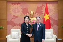 Le Vice-Président de l’Assemblée nationale du Vietnam, Nguyên Duc Hai, et l’ambassadrice de la République de Corée au Vietnam, Oh Young-ju. Photo : VNA.