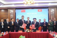 Le ministère vietnamien du Plan et de l'Investissement et l’ACCID signent un protocole d'accord. Photo : VNA.