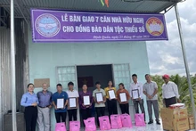 LEDD remet sept maisons de charité à des minorités ethniques en difficulté à Dông Nai. Photo : VUFO.com.vn