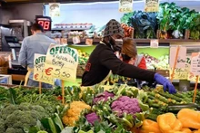 Un marché alimentaire à Rome, en Italie. Photo : FAO.