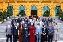  La Vice-présidente Vo Thi Anh Xuân reçoit la délégation de l'Association des Sud-Coréens aimant le Vietnam. Photo : VNA.