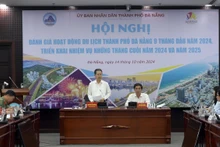 Réunion pour examiner les performances des activités touristiques au cours des 9 derniers mois et déployer les tâches pour les derniers mois de 2024 de Dà Nang. Photo : VOV.