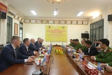 Séance de travail entre la Police municipale de Hanoï et la Direction principale du ministère russe de l’Intérieur pour Moscou. Photo : NDEL.