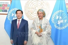 Lê Minh Khai (à gauche) et Amina Mohammed. Photo : VNA.