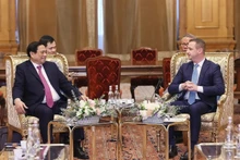 Le Premier ministre vietnamien Pham Minh Chinh (à gauche) et le Président de la Chambre des Députés de Roumanie Alfred Simonis, à Bucarest, en Roumanie, le 22 janvier. Photo : VNA.