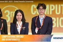 Nguyên Thi Mai Anh et Nguyên Binh Giang reçoivent le 3e Prix au Regeneron ISEF 2023. Photo : NDEL.