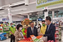 Des produits vietnamiens en vente dans un supermarché thaïlandais. Photo : VNA. 