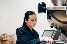 Le nom Nguyen Coffee Supply est la façon dont Sahra fait la promotion de la culture vietnamienne. Photo : forbes.vn