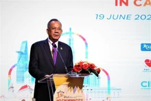 Le secrétaire d'État adjoint du Ministère cambodgien du Tourisme, Prak Chandara, à l'événement. Photo : VNA.