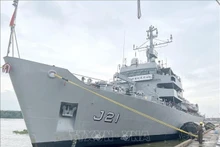 Le navire INS Darshak. Photo : VNA.