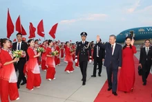 Cérémonie d'accueil à à l'aéroport international de Pékin. Photo : VNA.