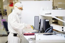 Dans l'usine Intel au Vietnam. Photo : baodautu.vn