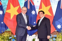Le Premier ministre vietnamien, Pham Minh Chinh (à droite) et son homologue australien, Anthony Albanese, le 4 juin à Hanoi. Photo : NDEL.
