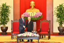 Le Secrétaire général du Parti, Nguyên Phu Trong (à droite) et le chef du Parti travailliste australien et Premier ministre australien, Anthony Albanese. Photo : NDEL.