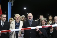 Le ministre croate des Affaires étrangères et européennes, Goran Grlic-Radman (au centre), levant une barrière de passage à la frontière à Gorican, le 1er janvier 2023. Photo : https://www.20minutes.fr/