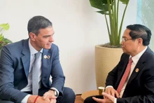 Le Premier ministre vietnamien Pham Minh Chinh (à droite) a rencontré le Premier ministre espagnol Pedro Sanchez (à gauche) en marge du sommet du G20 au Brésil, en novembre 2024. Photo : VGP.