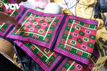 Le tissage du brocart des Tày à Cao Bang. Photo : VOV.
