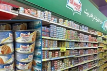 Le thon vietnamien en conserve exposé au supermarché Hoz Mall, au Liban. Photo : VOV