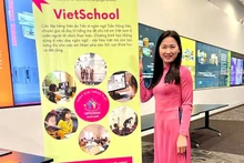 La docteuse Tran Hong Van, fondatrice de l'organisation promouvant la préservation de la langue et de la culture vietnamiennes VietSchool. Photo : thoidai.com.vn