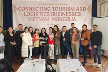Des participants de l’atelier de mise en relation entre les entreprises vietnamiennes et mongoles opérant dans les domaines du tourisme et de la logistique. Photo : baoquocte.vn