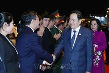 Le président de l'Assemblée nationale du Vietnam, Tran Thanh Man, termine sa visite officielle au Laos et sa participation à l'AIPA-45. Photo : VNA.