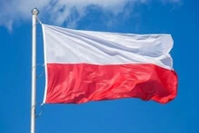 Le drapeau de la Pologne. Photo : VNA.