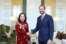 La Vice-Présidente vietnamienne, Vo Thi Anh Xuân, et le Prince héritier Haakon Magnus. Photo : VNA.