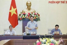 Le Président de l’Assemblée nationale, Vuong Dinh Huê s'exprime à la réunion. Photo : VNA.