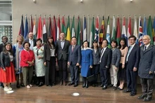 Rencontre entre les dirigeants de l’AFD et de l'Union des organisations d'amitié du Vietnam. Photo : VNA