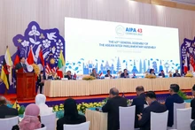 Le Président de l'Assemblée nationale Vuong Dinh Huê lors de la première session plénière de l'AIPA-43 le 21 novembre 2022 à Phnom Penh, au Cambodge. Photo : Doan Tân/AVI.