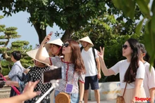 Des touristes sud-coréens à Dà Nang. Photo : toquoc.vn
